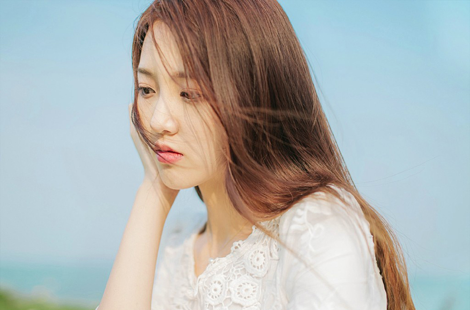 “嗯，家父最近身体不适，妾身明日想回娘家一趟。”美妇有些为难的看向刘璝，毕竟自己夫君久在军中，难得回来，自己却不能够陪伴左右，心中有些愧疚。